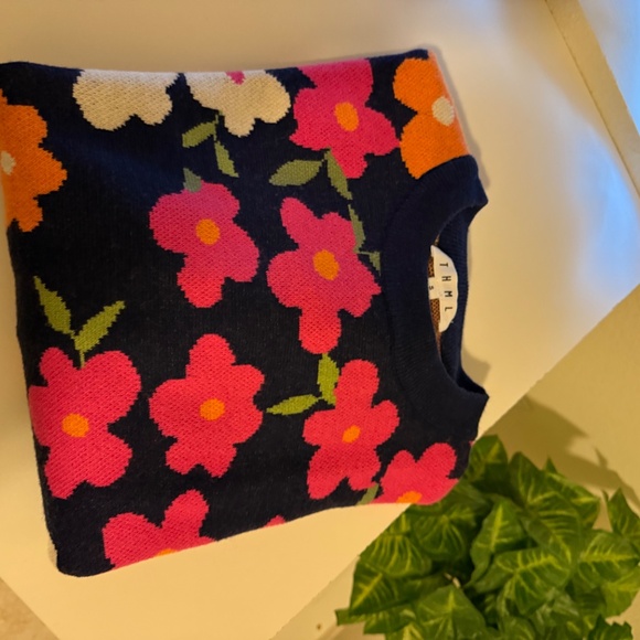 Closet Clearance ! - Picture 16 of 16